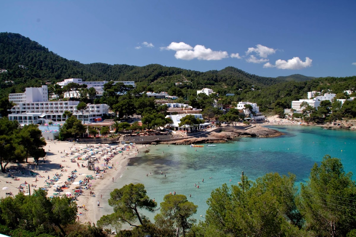 Hostal & Suites Sa Vinya